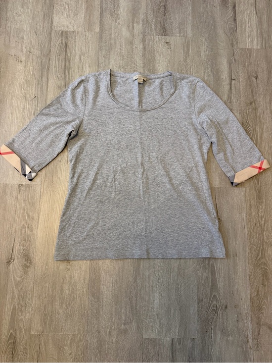 Burberry Tops - Burberry Gray Scoop Neck Tee with Signature Check Cuffs Sz M
